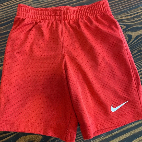 Nike Black and Red Athletic mesh shorts - Picture 6 of 8